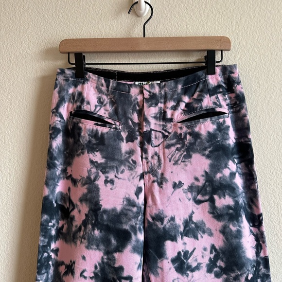 Emma Mulholland on Holiday Kokomo Tie Dye Pants - Picture 11 of 12